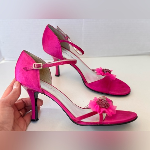 Chilis Shoes - Vintage 90s Y2K Style Chilis Tira Satin Fuschia Pink Strappy Heel Sandals Shoes